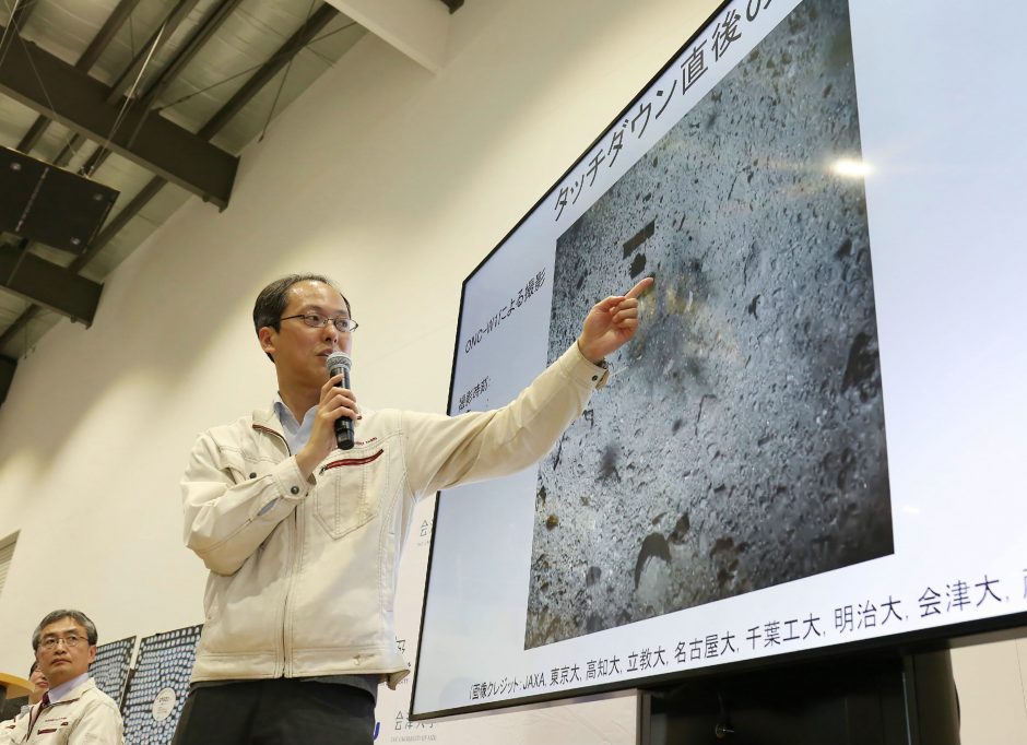 Japonijos zondas „Hayabusa2“ nusileido ant tolimo asteroido
