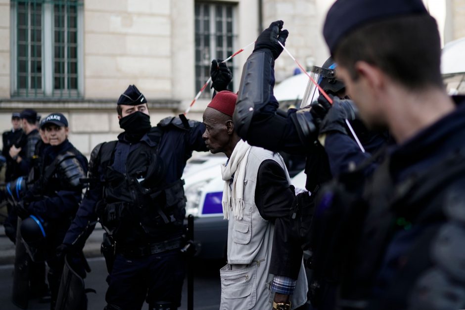 Šimtai migrantų okupavo Paryžiaus Panteoną