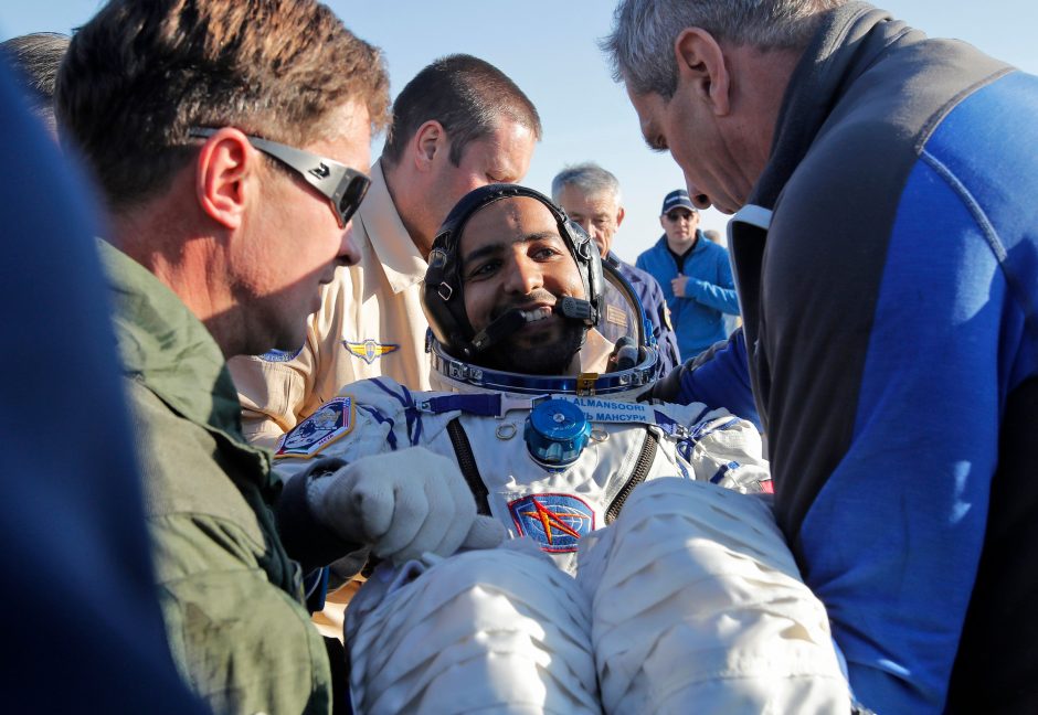 JAE, JAV ir Rusijos astronautai iš TKS sėkmingai grįžo į Žemę