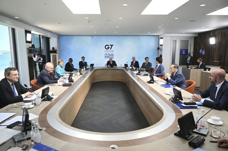 G-7 priėmė pasaulinį infrastruktūros planą kaip alternatyvą Kinijos iniciatyvai