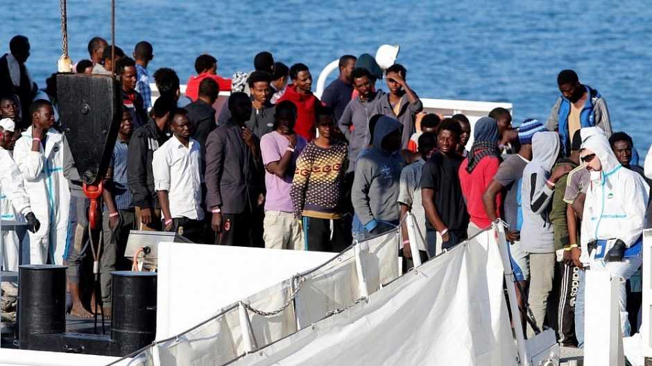 ES: nesutarimus dėl migrantų gali išspręsti tik Europos lygio sprendinys