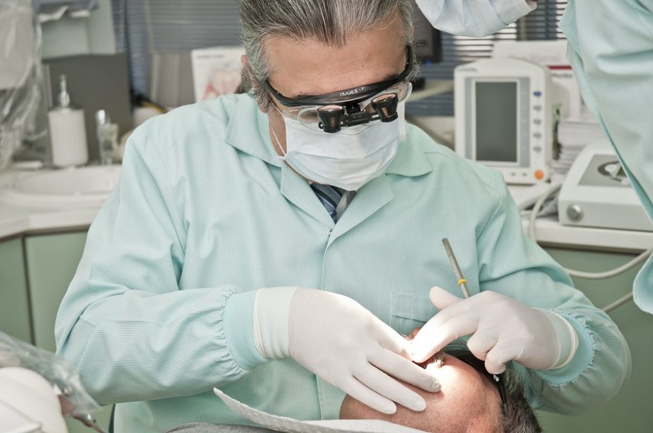 Seimas nusprendė: odontologų licencijavimą perims Akreditavimo tarnyba