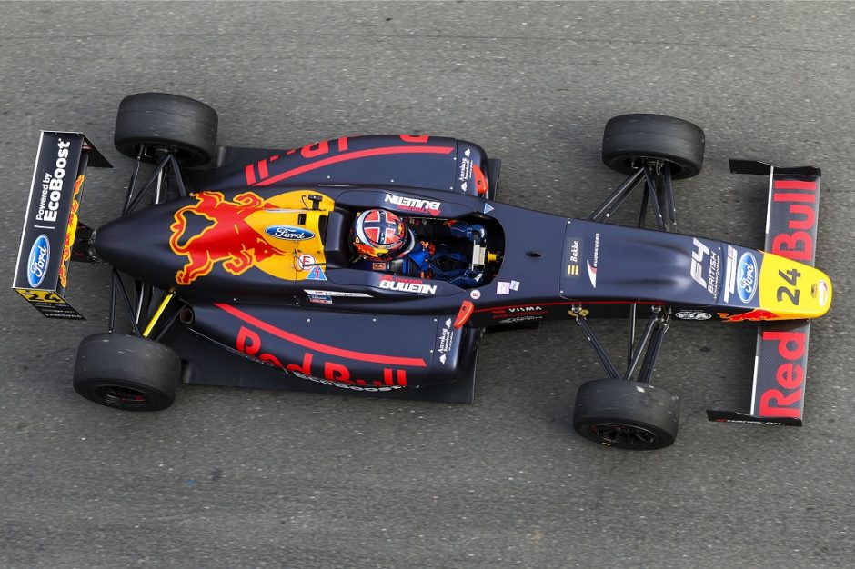 „Red Bull muilinių lenktynių“ nugalėtojai sės už formulės vairo „F1“ trasoje