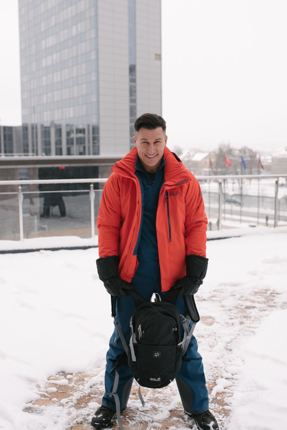 Žinomų vyrų pramogos žiemą: kad nebūtų šalta, naudoja vieną gudrybę