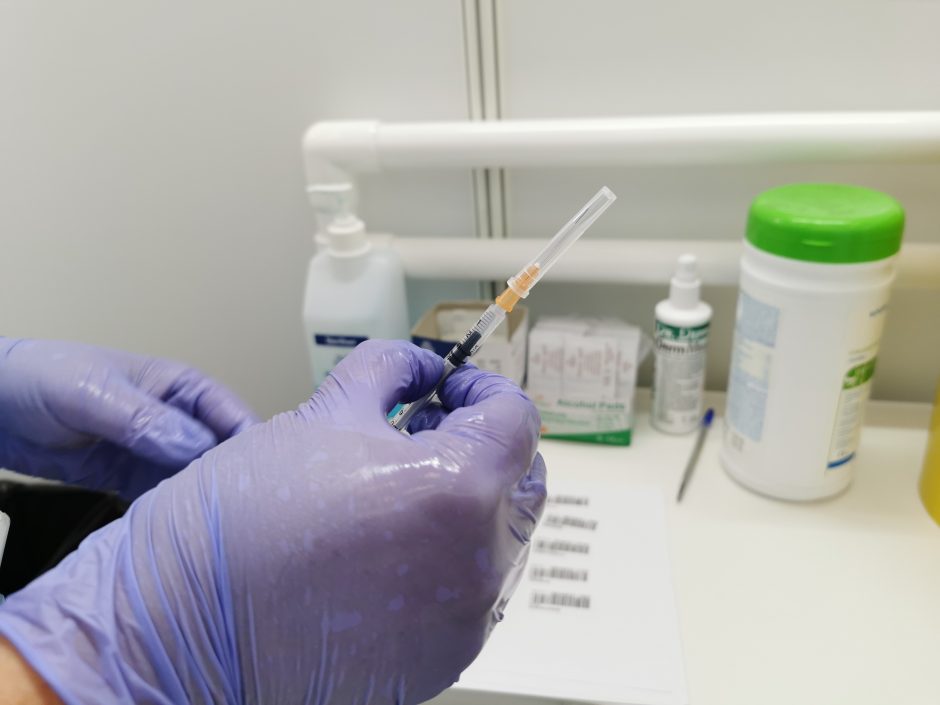 Lietuvą šią savaitę pasiekė daugiau nei 122 tūkst. COVID-19 vakcinos dozių