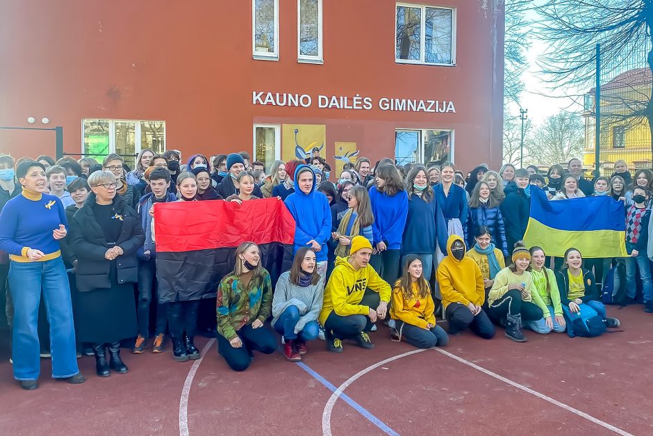 Kauno dailės gimnazija palaiko Ukrainą: kartu – ir mintimis, ir darbais