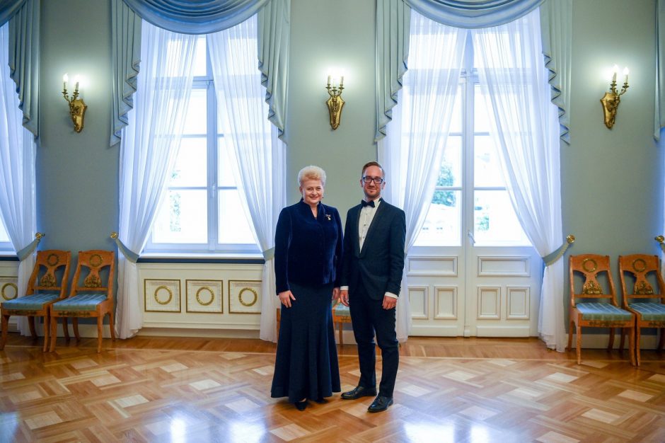 Atskleidė D. Grybauskaitės derėjimosi įgūdžius: gavo 80 proc. nuolaidą kilimui