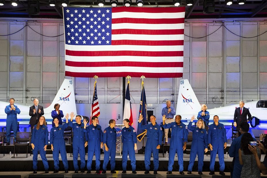 NASA pristatė dešimt naujų astronautų praktikantų