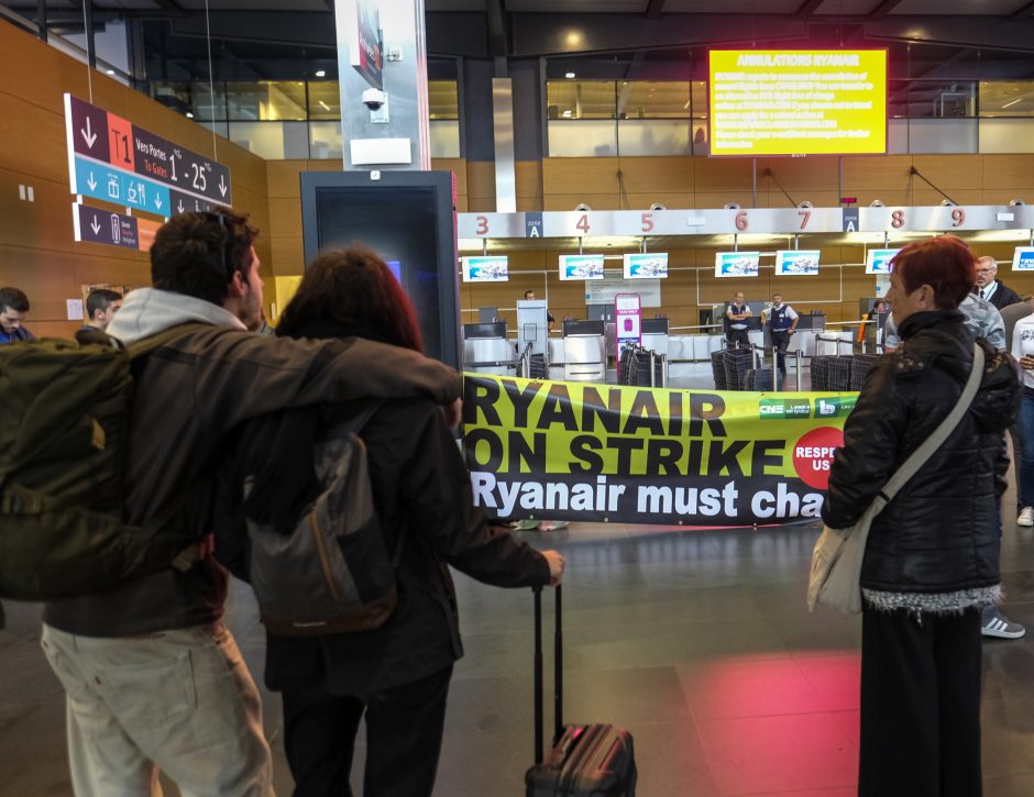 Dėl „Ryanair“ darbuotojų streiko Europoje atšaukė maždaug 250 skrydžių