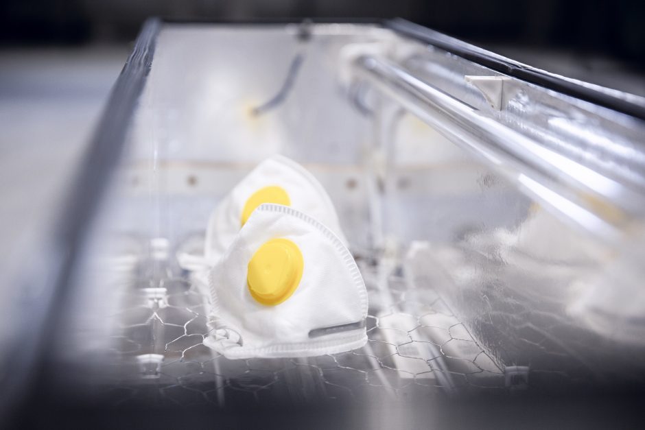 3D spausdintuvais pradėjo gaminti apsauginius skydelius medikams, ieško medžiagų 