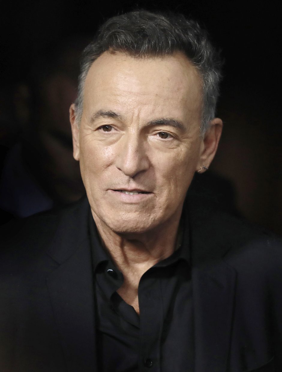 JAV roko ikonai B. Springsteenui už alkoholio vartojimą parke skirta 500 dolerių bauda