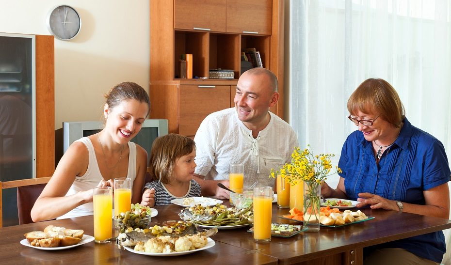 Bendras valgymas stiprina šeimą: taisyklės yra itin naudingos