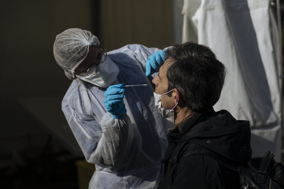 PSO įspėja per anksti nešvelninti priemonių kovoje su pandemija