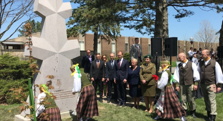 Čikagoje atidengtas paminklas Lietuvos partizanų vadui A. Ramanauskui-Vanagui