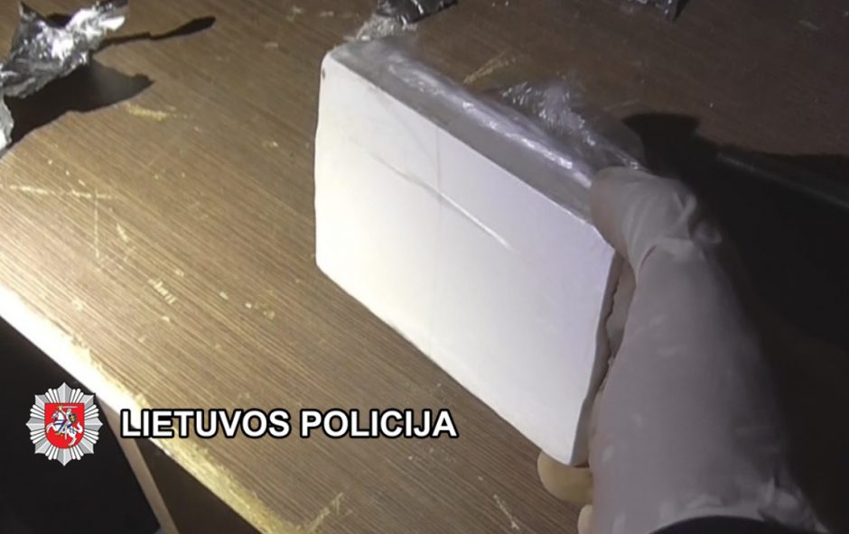 Nuteisė narkotikais prekiavusius klaipėdiečius: konfiskavo beveik 100 tūkst. eurų