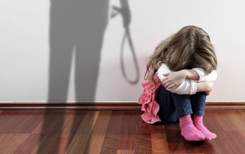 Telšiuose – smurto protrūkis prieš tris mažamečius: įtariamoji yra vaikų globėja