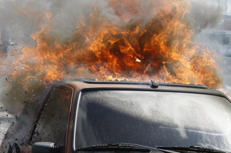 Incidentas Panevėžyje: tyčia sprogdintas automobilis?