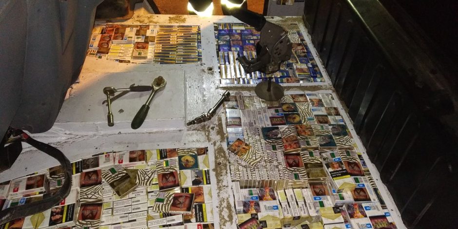 Šiaulių policija sulaikė vyrus su daugiau nei 12 tūkst. kontrabandinių rūkalų pakelių