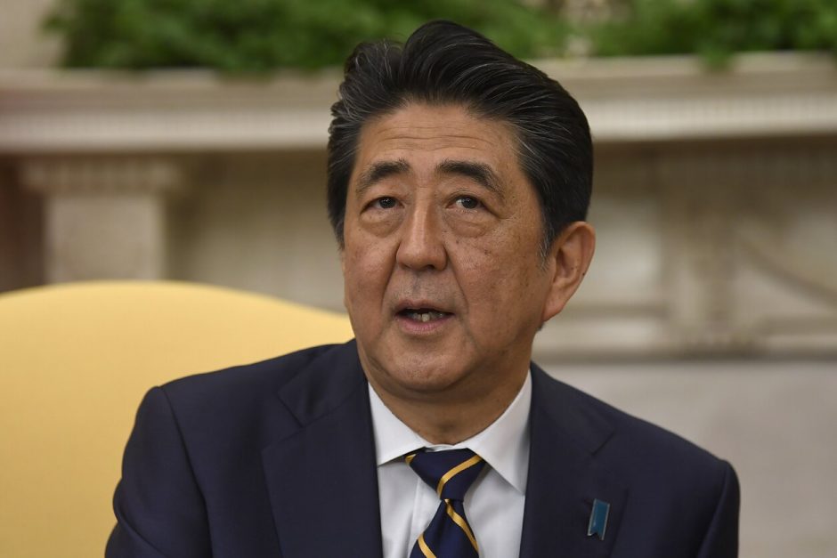 Japonijos premjeras tikisi per diplomatinį vizitą sumažinti įtampą tarp JAV ir Irano