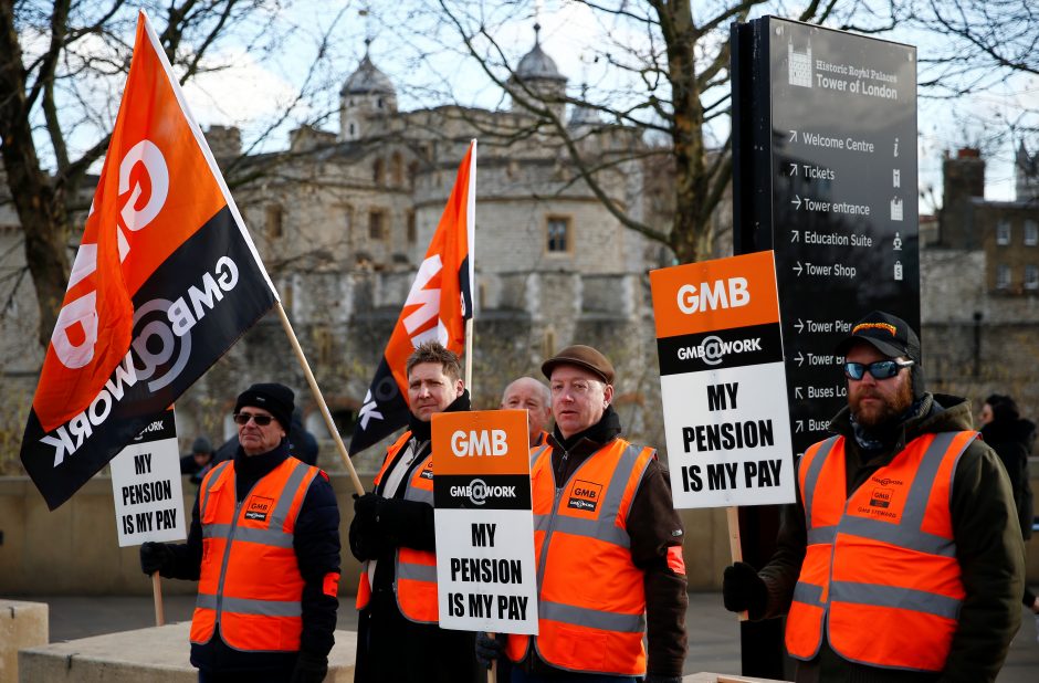 Nesutarimai Londone: Tauerio darbuotojai streikuoja dėl pensijų