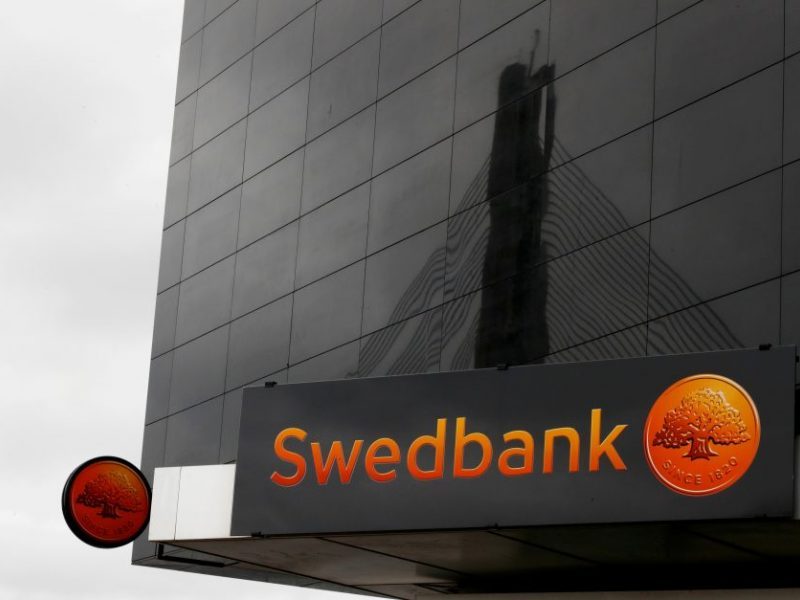 „Swedbank“ nušalino nuo pareigų Estijos padalinio vadovą