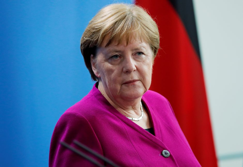 Vokietijos kanclerė sako nesieksianti posto ES institucijose