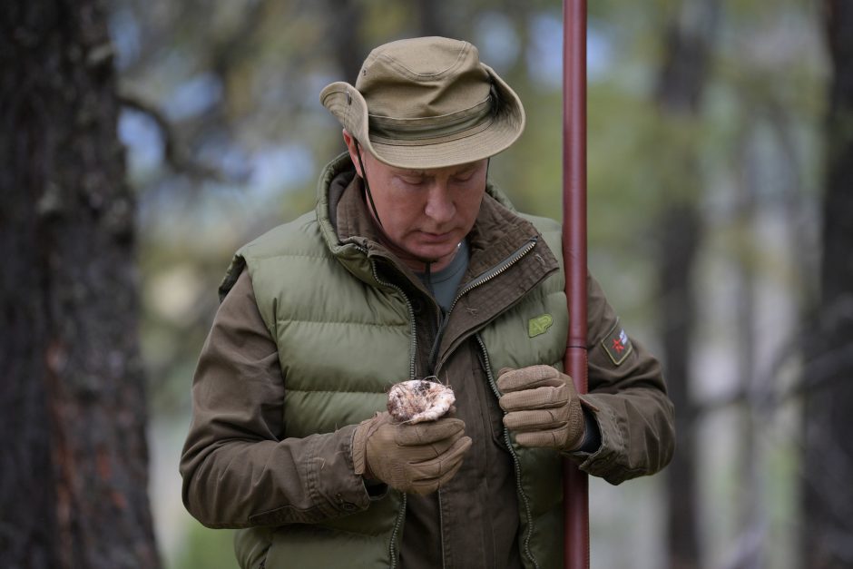 Neįprastas V. Putino gimtadienis: surengė demonstratyvią fotosesiją