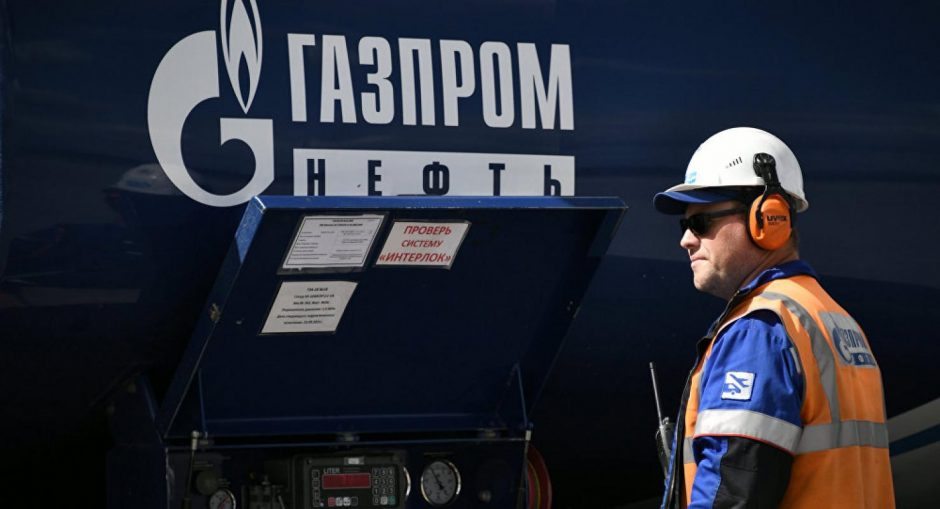 „Gazprom“ tvirtina su Ukraina pasirašiąs naują sutartį, jei bus su kuo tartis