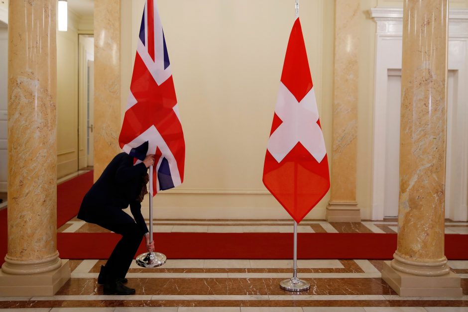 JK ir Šveicarija pasirašė prekybos po „Brexito“ susitarimą