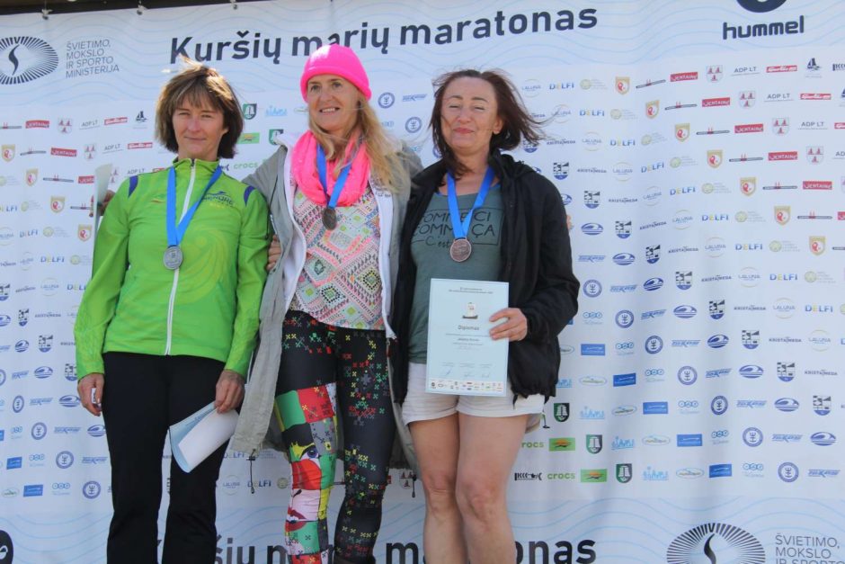 Kuršių marių plaukimo maratonas: du rekordai ir įspūdinga A. Guogos serija 