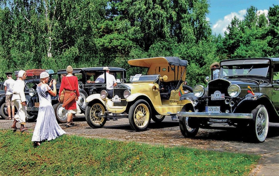 „Nesenstanti Klasika“ Biržuose – senoviniai automobiliai iš aštuonių valstybių