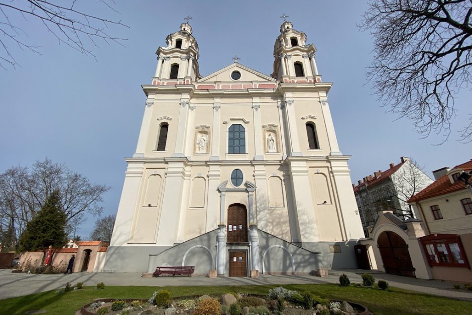 Baigiamas tvarkyti sostinės šv. arkangelo Rapolo bažnyčios stogas