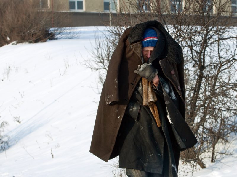 Uostamiestyje teko gelbėti sušalusius benamius: šaltis suginė į nakvynės namus