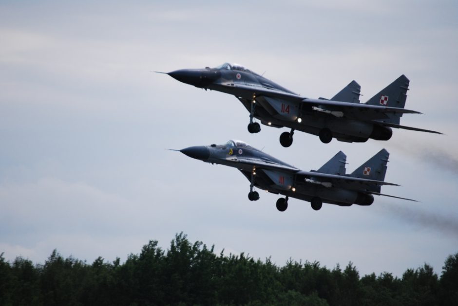 NATO naikintuvai keturiskart lydėjo Rusijos orlaivius virš Baltijos jūros