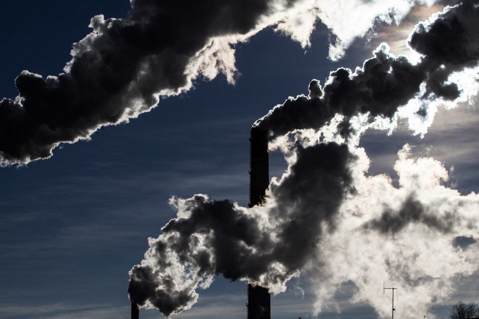Seimas: anglies dioksido laidojimas keltų grėsmę vandens ištekliams