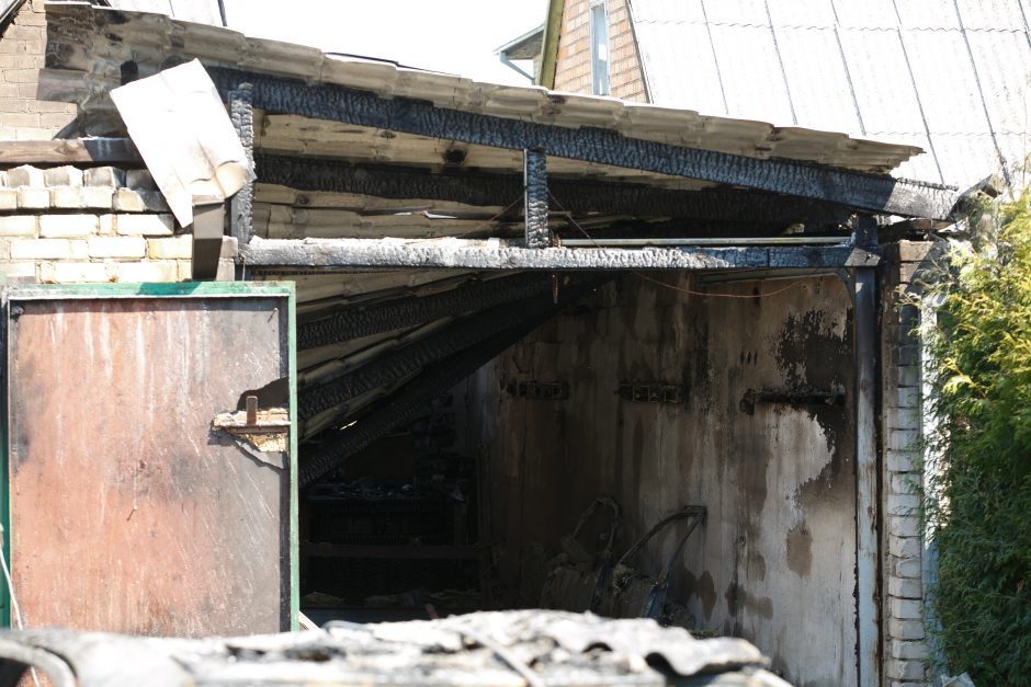 Garaže Vilniaus rajone rastas apdegęs vyro kūnas