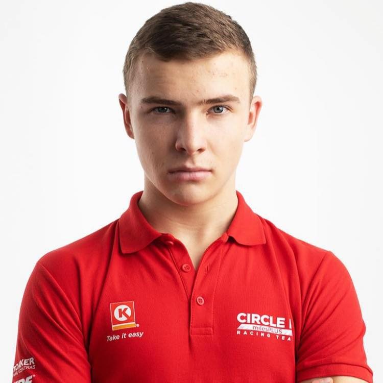 18-metis Julius – iš teniso kortų tiesiai ant podiumo lenktynėse