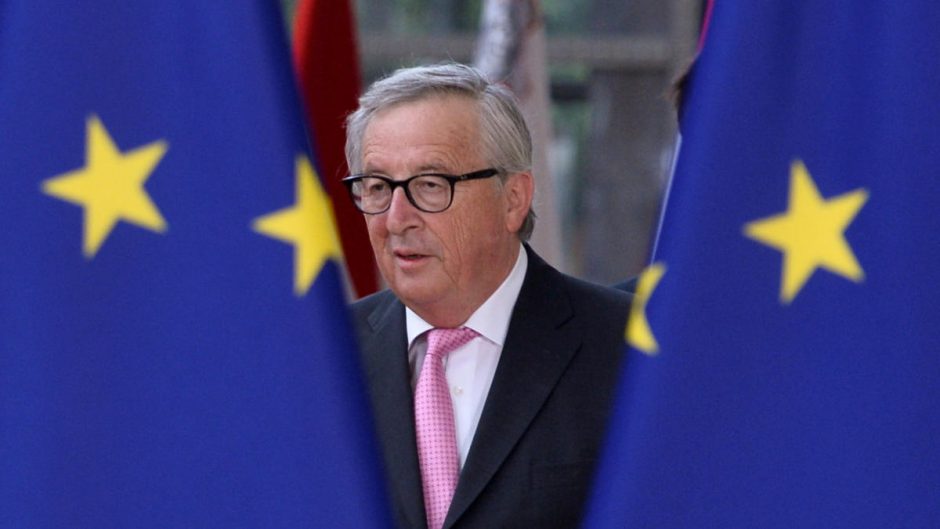 J. C. Junckeris: bus itin komplikuota, jei parlamentas atmes „Brexit“ susitarimą