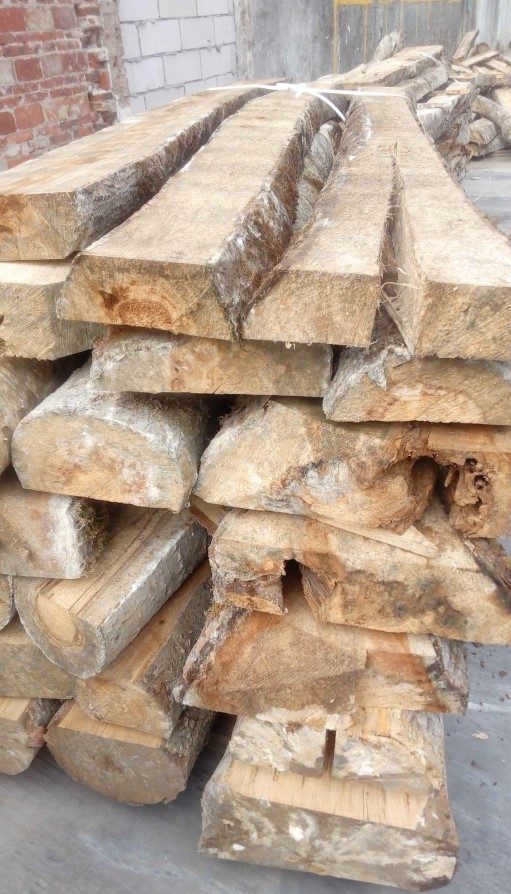 Įžūli afera: pasipelnyti sukčiaujant sumanę lietuviai į Aziją siuntė nekokybišką medieną