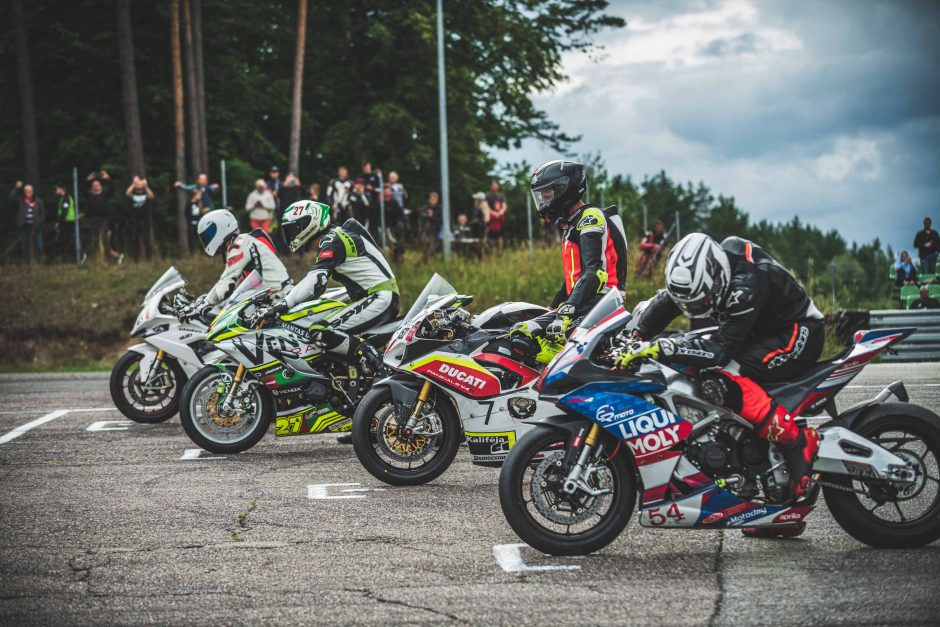 Lietuvos motožiedo čempionate – didžiulis dalyvių antplūdis: teko keisti tvarkaraštį