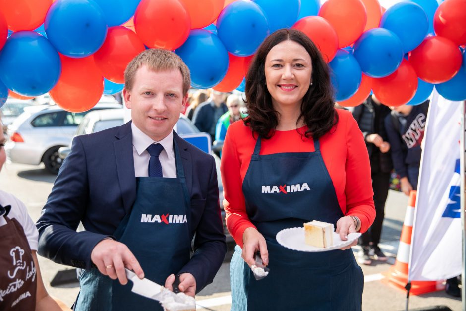 „Maxima“ dėkoja Marijampolei: akcinės prekės iš „M“ raidės ir šventiniai tortai