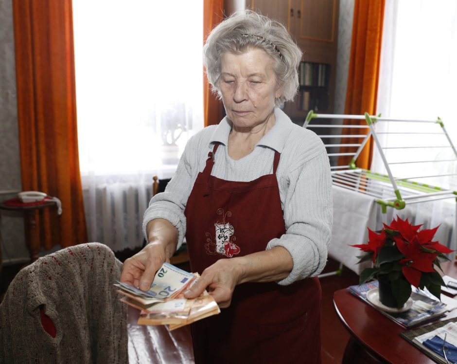 Pasimokyti gali visi: kaip tvarkytis su pinigais, geriausiai žino pensininkai