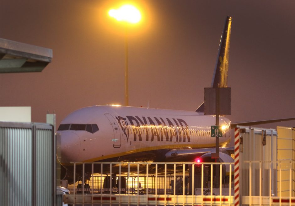 „Ryanair“ įspėja dėl sumažėsiančio pelno