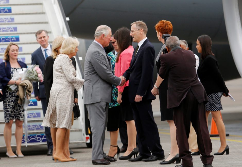 Į Kubą atvyko britų princas Čarlzas su žmona