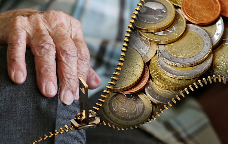 Pensijų reformos rezultatai: tūkstančiai kaupimą sustabdė, virš milijono – pasilieka
