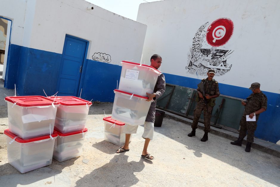 Tunise baigėsi balsavimas pirmalaikiuose prezidento rinkimuose