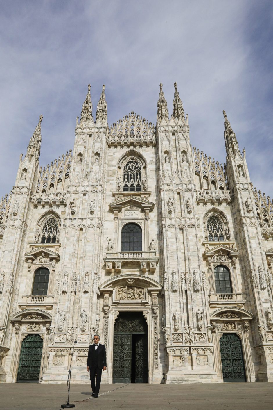 Milijonai žmonių stebėjo A. Bocelli pasirodymą tuščioje Milano katedroje