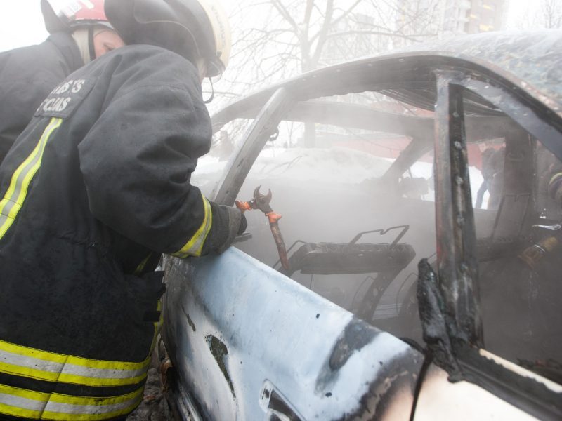 Bus teisiamas Jurbarko policijos tyrėjo automobilio padegimu kaltinamas vyras