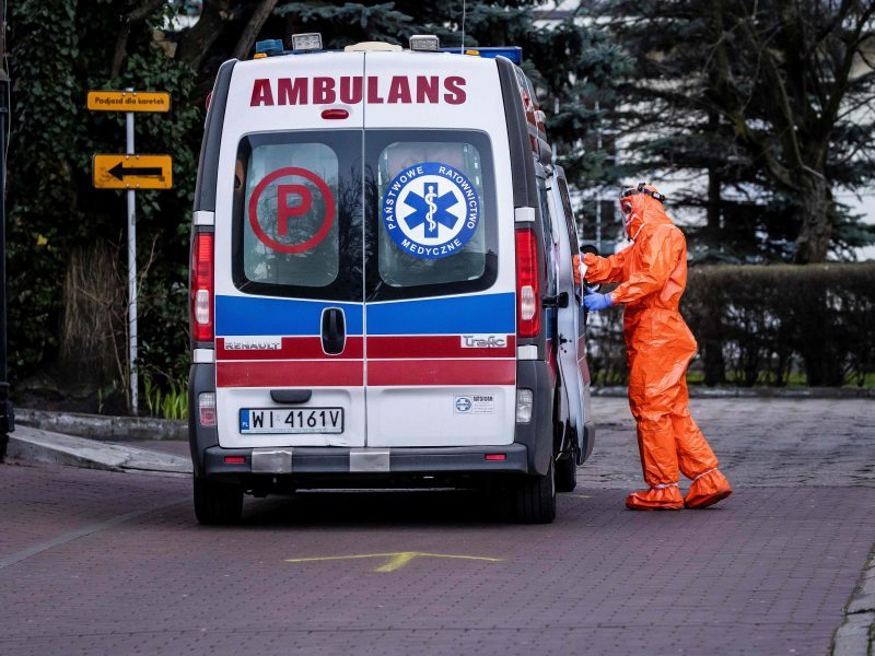 Lenkijoje – 600 naujų COVID-19 atvejų, 10 pacientų mirė
