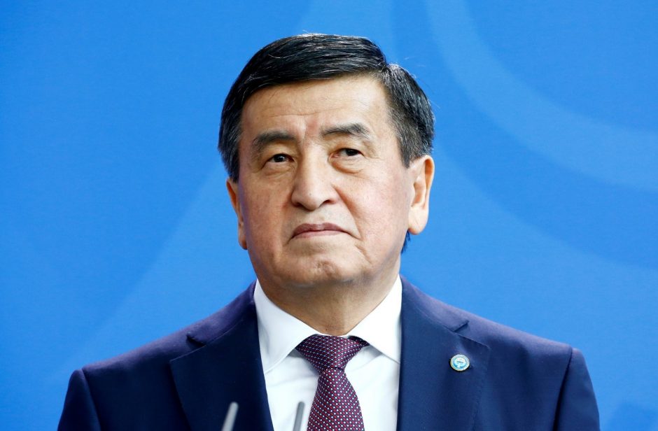 Kirgizijos prezidentas pasirašė įsaką dėl premjero ir vyriausybės atsistatydinimo